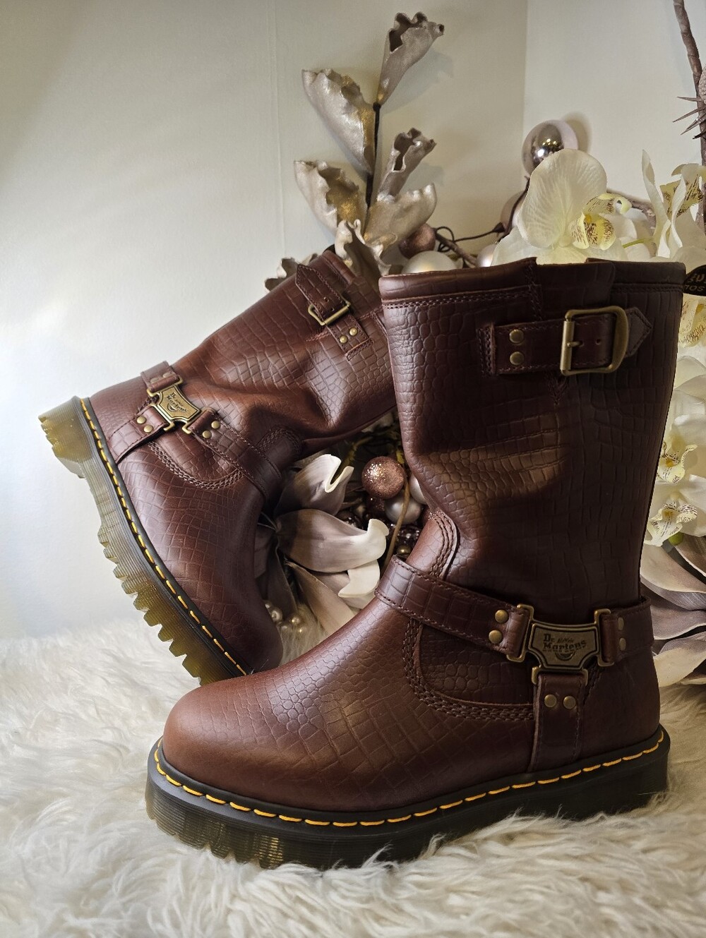 Dr Martens Anistone Hi women shoes size11 new